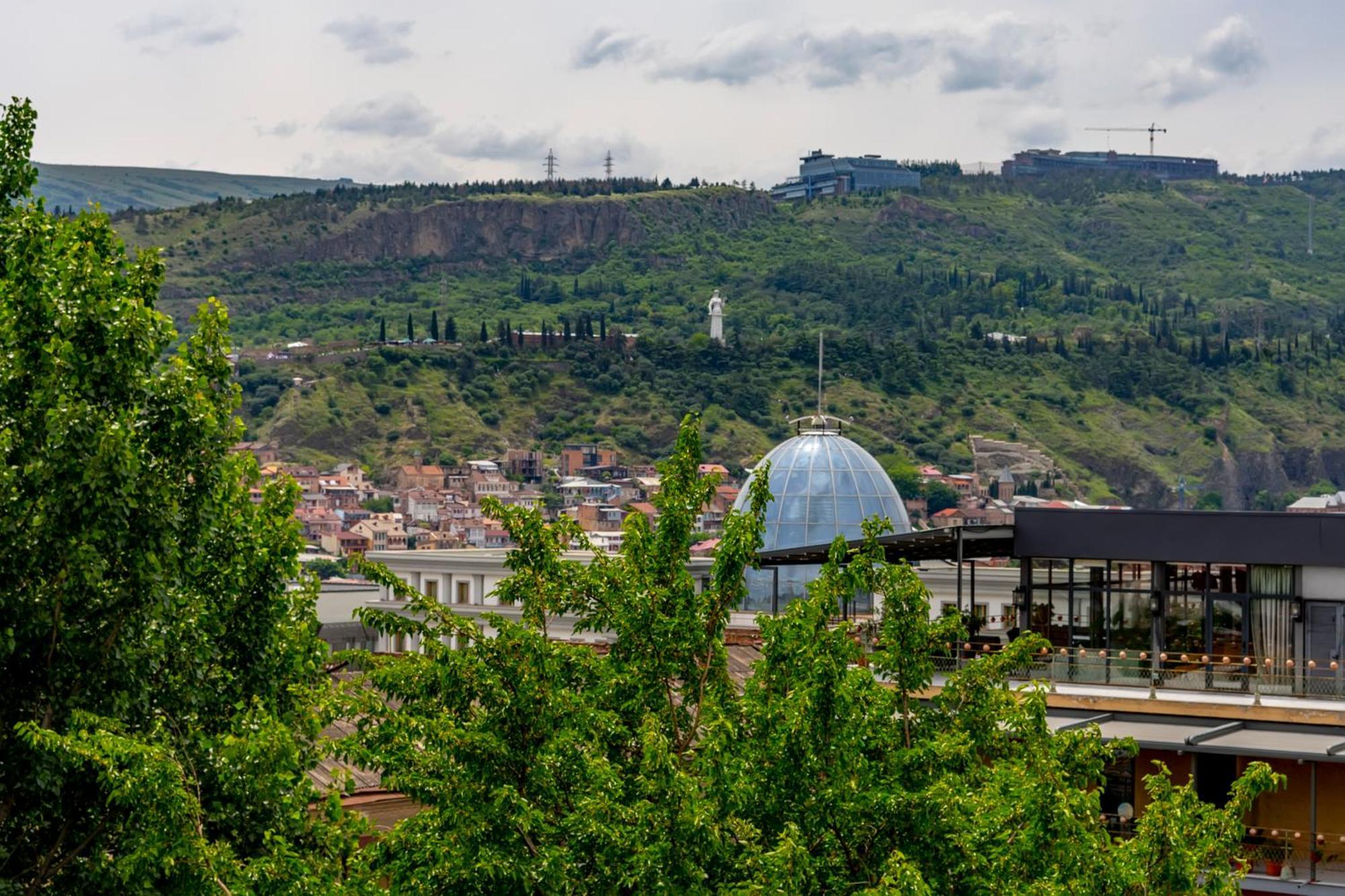 Iris Hotel Tbilisi Exterior photo